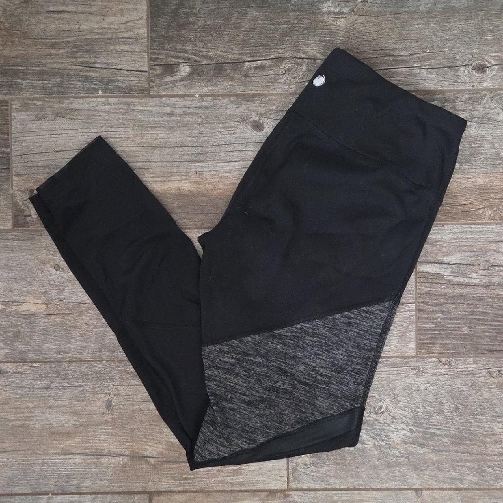 Yogalicious Leggings in Black and Gray